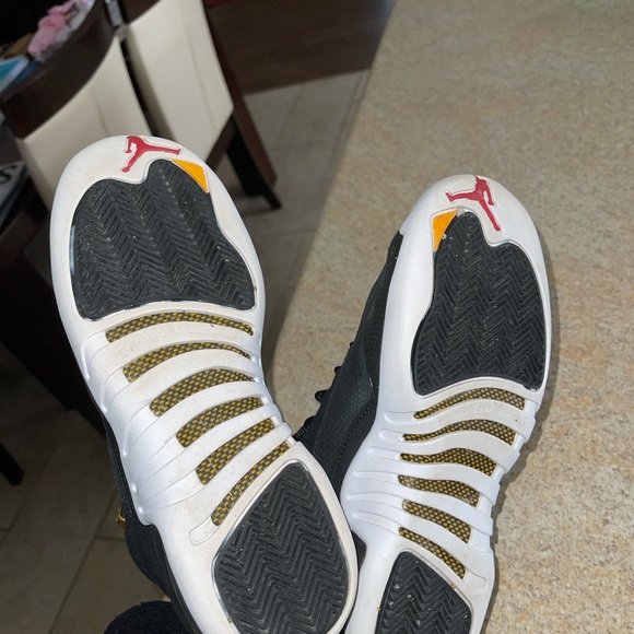 JORDAN 12’S REVERSE TAXI 7Y GS - Picture 3 of 4